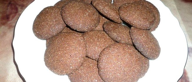 Постное шоколадно-клубничное печенье