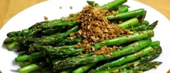 Спаржа с миндальным орехом