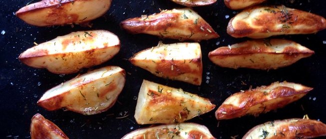 Запеченный картофель в крупной соли