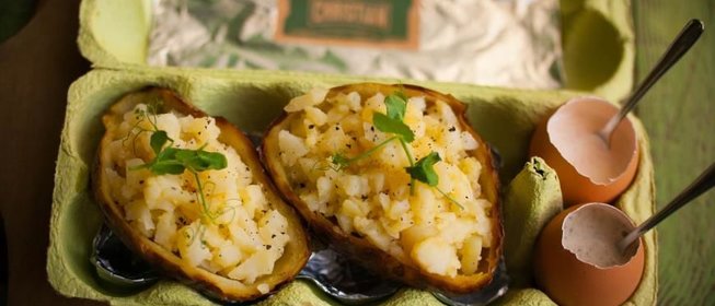 Картофель запеченный в обмане