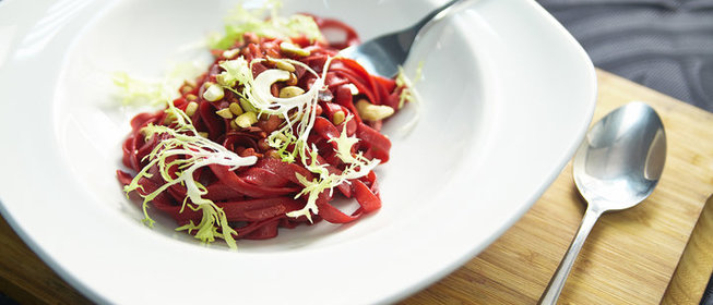 Салат с курицей и изюмом