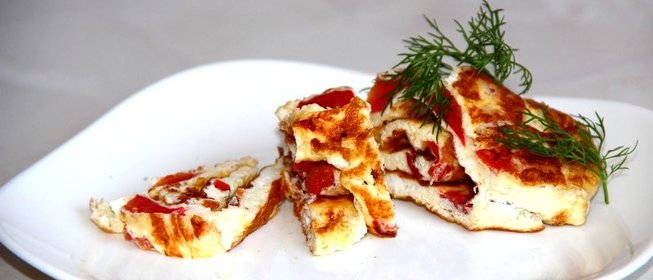 Омлет с помидорами