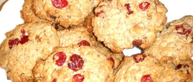 Овсяное печенье с клюквой и грецкими орехами