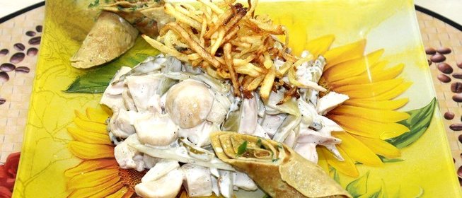 Салат с японским омлетом и картошкой