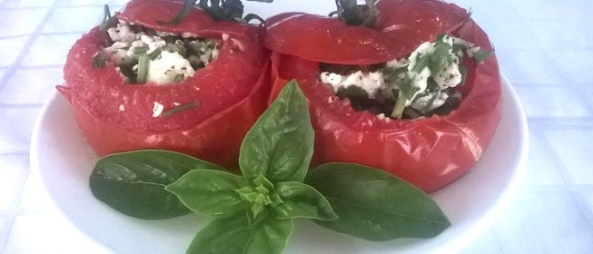 Помидоры с творожной начинкой
