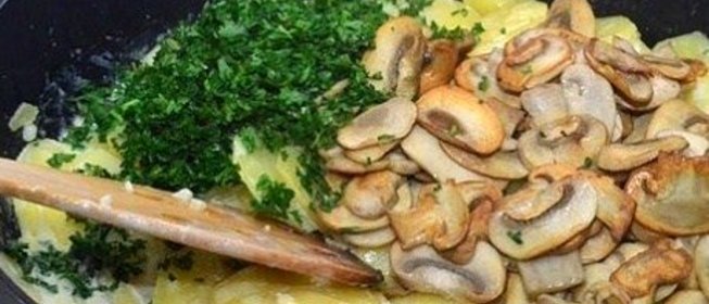 Картофель с грибами в сливках