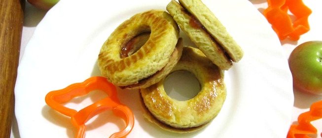 Песочное печенье со сливовым повидлом