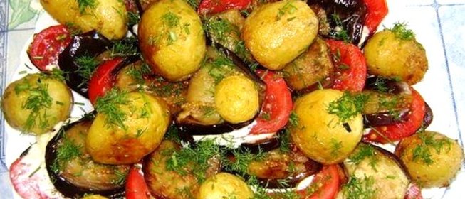 Молодой картофель с овощами