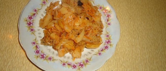 Капуста тушеная с картофелем