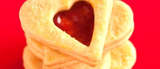 Песочное печенье с клубничным конфитюром