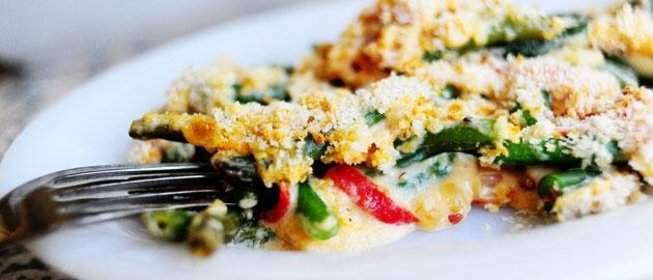 Запеканка с фасолью и беконом