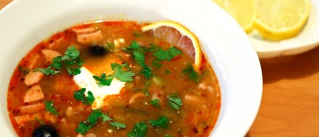 Солянка с копченостями