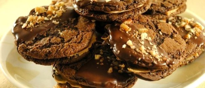 Шоколадное печенье-сэндвичи с арахисовым маслом