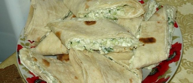 Творог, редис и огурец в лаваше