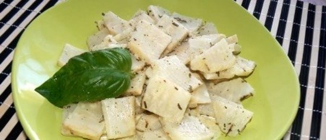 Вареный сельдерей