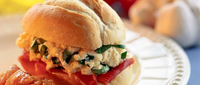 Омлет со шпинатом и ветчиной