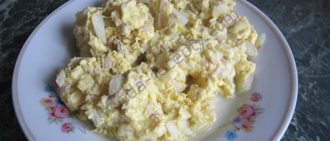 Омлет с рыбой тунцом