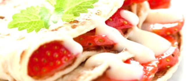 Омлет с клубникой