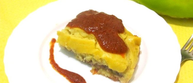 Запеканка из картофеля под красным соусом