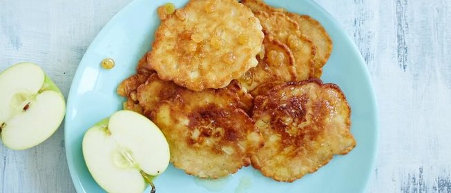 Яблочные оладьи