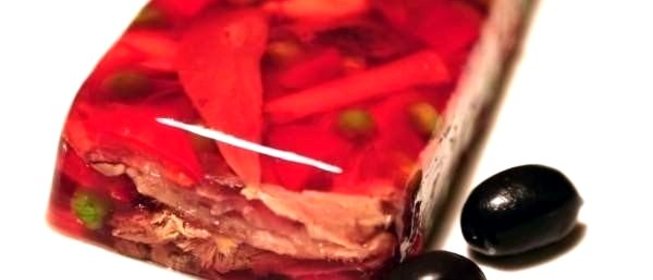 Заливной говяжий язык