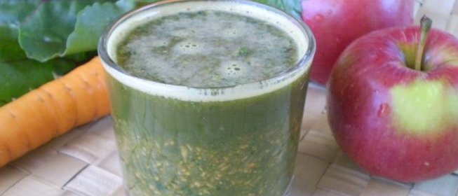 Зеленый коктейль с морковью