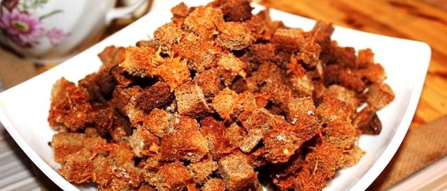 Закусочные сухарики с сыром и солью