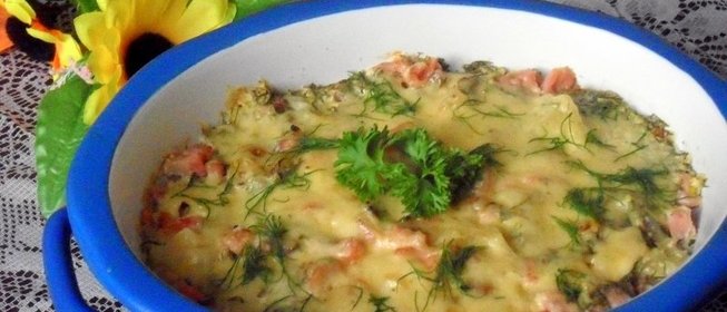 Пельмени, запеченные в сметане с ветчиной и сыром