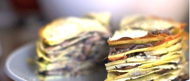 Блинный грибной торт