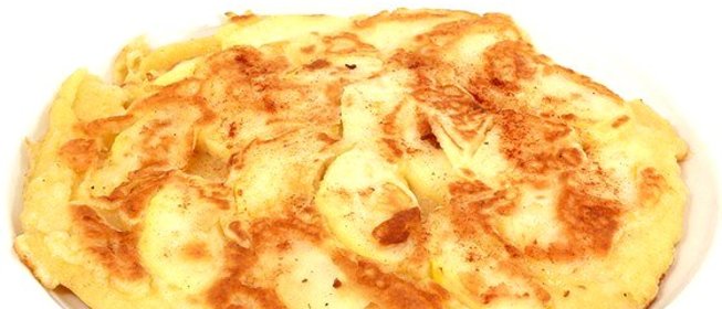 Сладкий омлет с карамелизированными яблоками