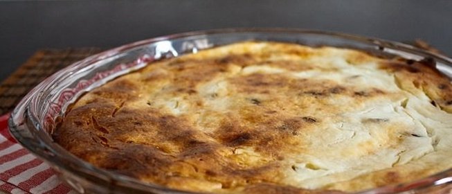 Творожная запеканка с изюмом