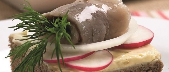 Закуска с сельдью Бисмарк