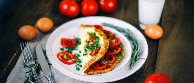 Омлет с томатами