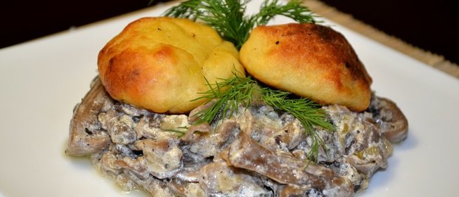 Грибное рагу с картофельными лепешками