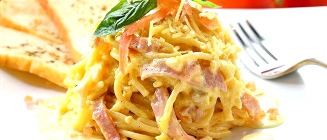 Запеканка из лапши и ветчины (Schinkenfleckerln)