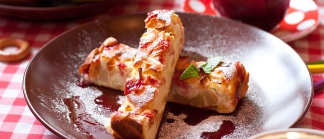 Творожная запеканка с яблоком и грушей