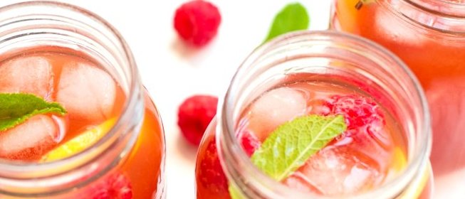 Чай с малиной и мелиссой