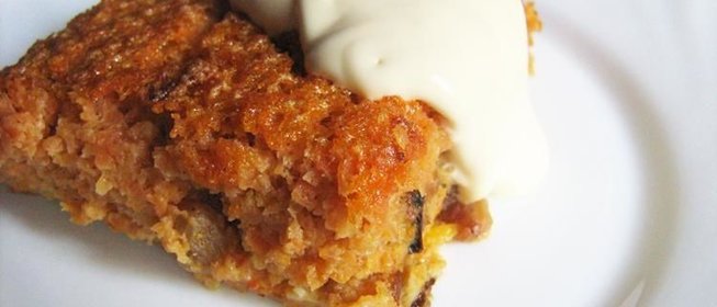 Морковная запеканка с изюмом и черносливом