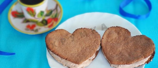 Шоколадное печенье-сэндвичи на 14 февраля