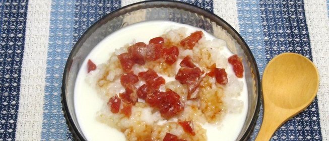 Каша рисовая с молоком и цукатами