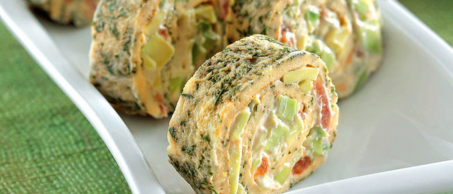 Роллы из омлета с овощами