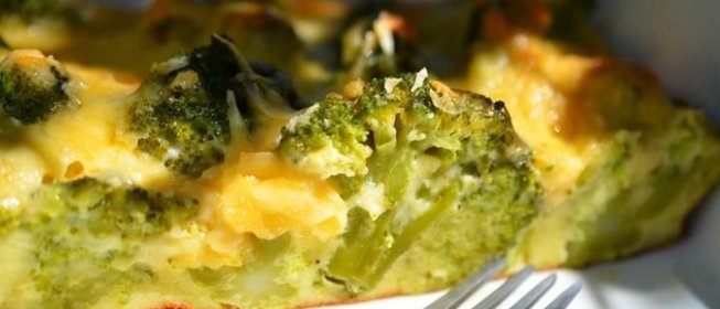 Низкокалорийная запеканка из брокколи с курицей