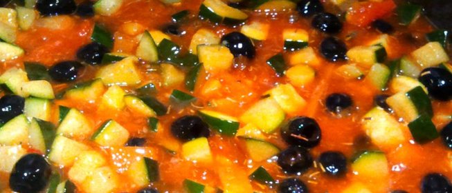 Рагу из цукини с маслинами