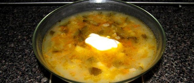 Рассольник с перловкой и почками