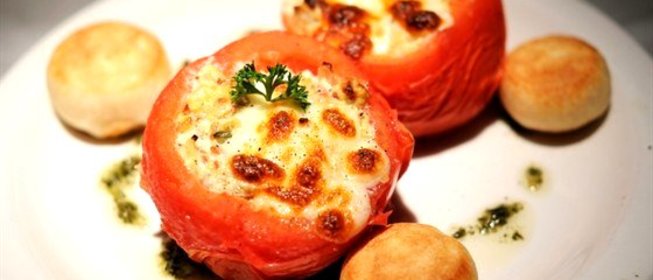 Помидоры с сыром и соусом бешамель