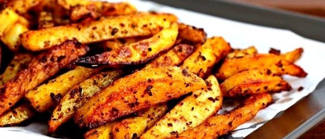 Жареный в духовке картофель со специями