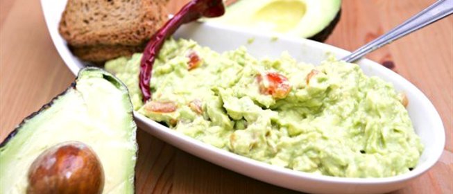 Гуакамоле с семенами кориандра