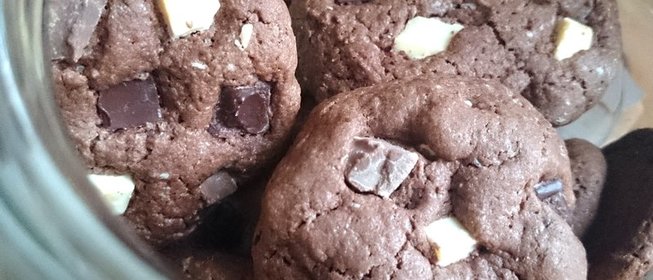 Печенье с тремя видами шоколада