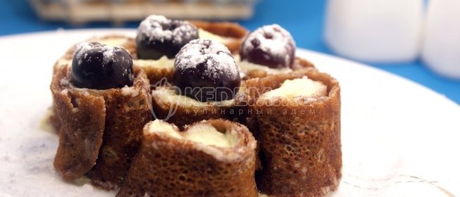 Шоколадные блины со сливочной начинкой