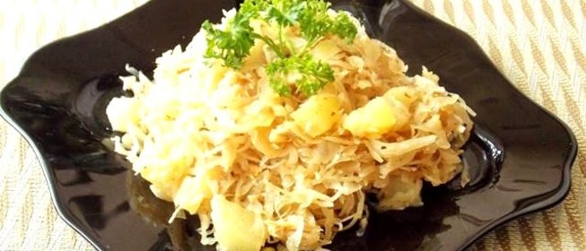 Капуста тушеная с ананасами и курицей